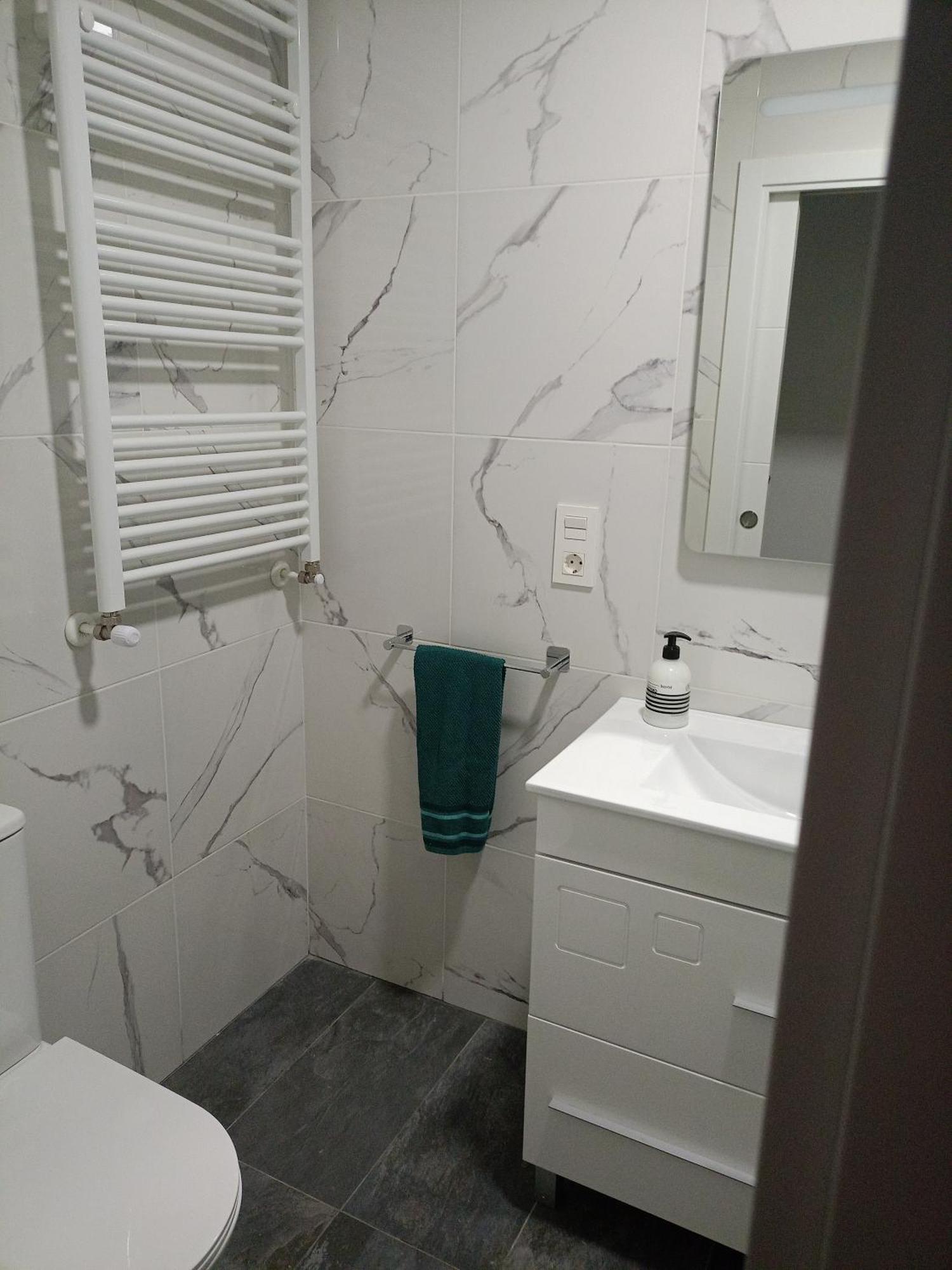 Piso Nuevo A 10 Minutos De San Sebastian Appartement Lasarte Oria Buitenkant foto