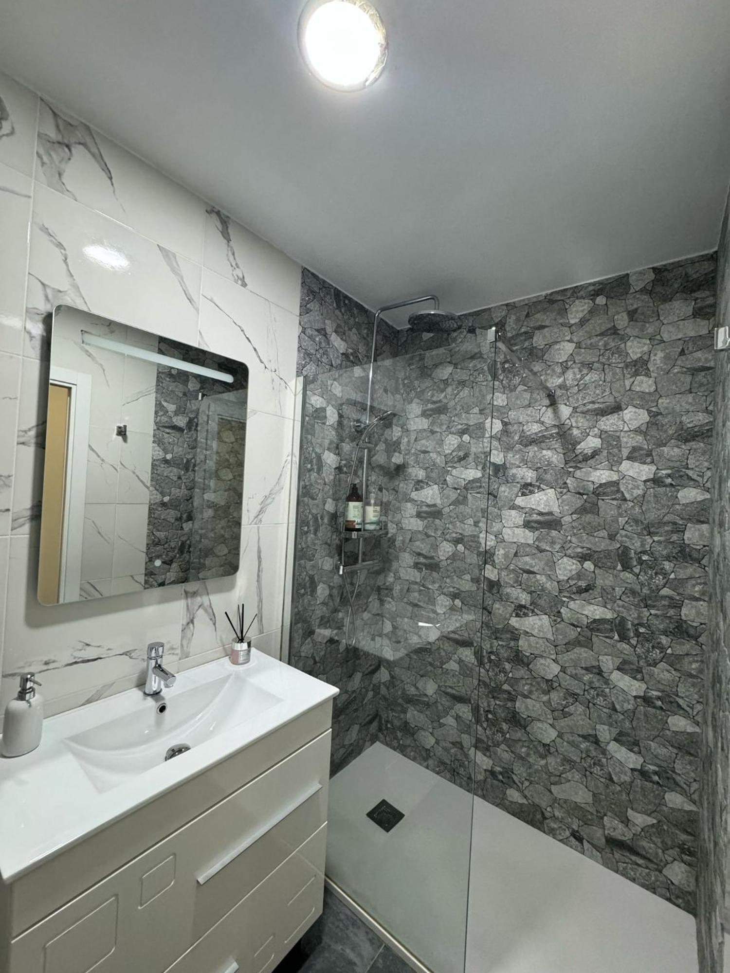 Piso Nuevo A 10 Minutos De San Sebastian Appartement Lasarte Oria Buitenkant foto