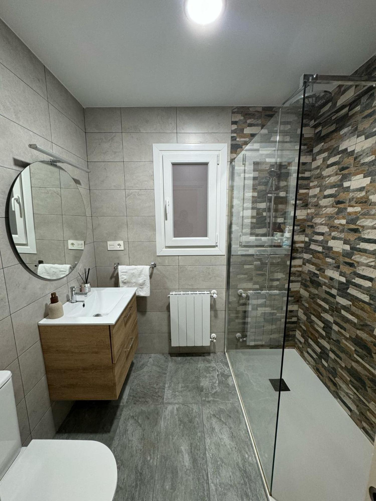 Piso Nuevo A 10 Minutos De San Sebastian Appartement Lasarte Oria Buitenkant foto
