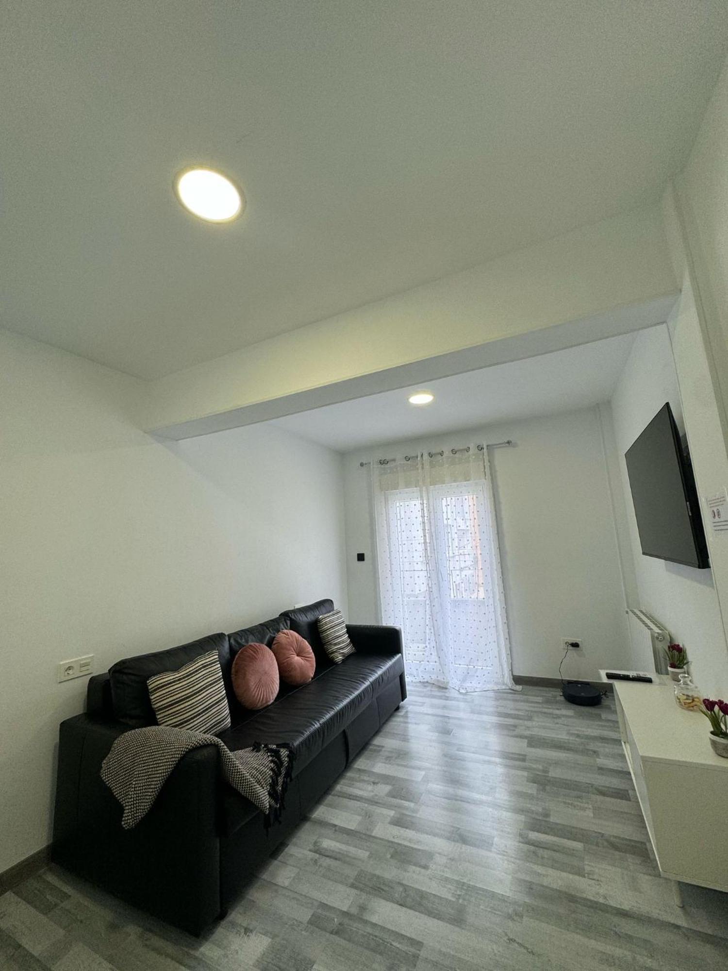 Piso Nuevo A 10 Minutos De San Sebastian Appartement Lasarte Oria Buitenkant foto